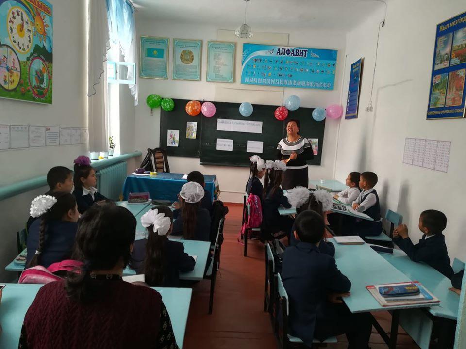  "Сыйласаң- сыйлы боласың" және "Алғыс айту- парызымыз" тақырыптарында ашық сынып сағаттары өтті.