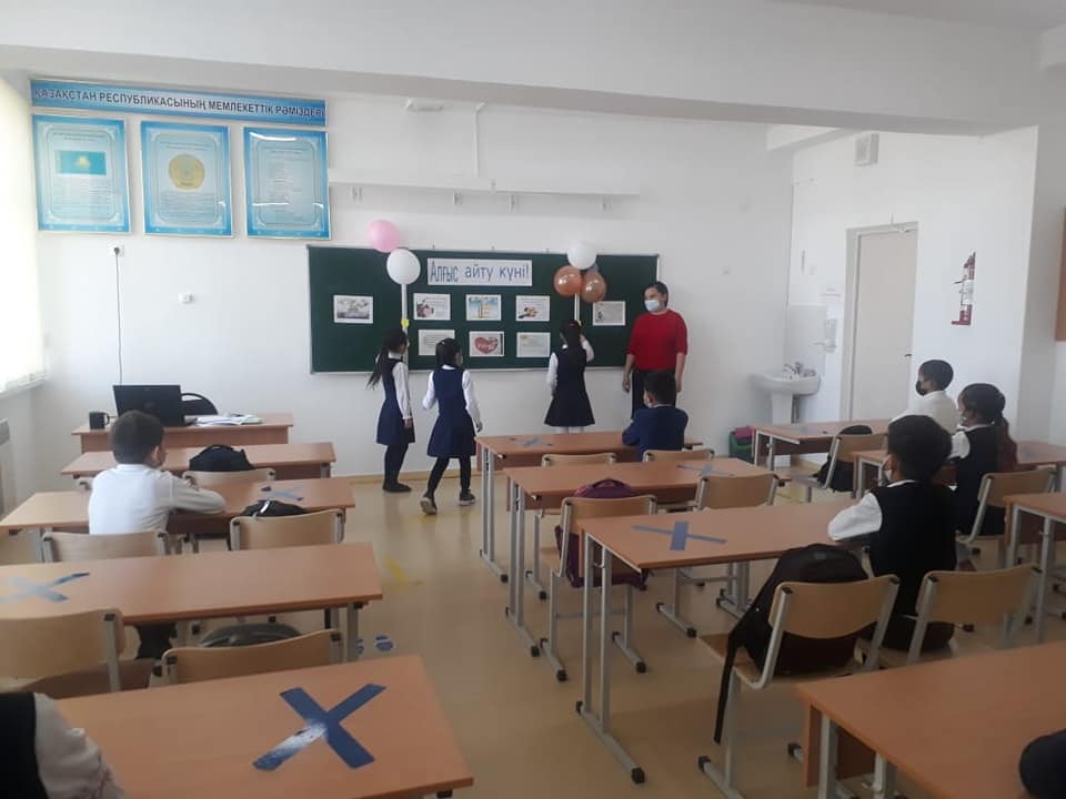 Домалақ ене атындағы орта мектебінде "Алғыс  айту" күніне орай сынып сағаттары өтті