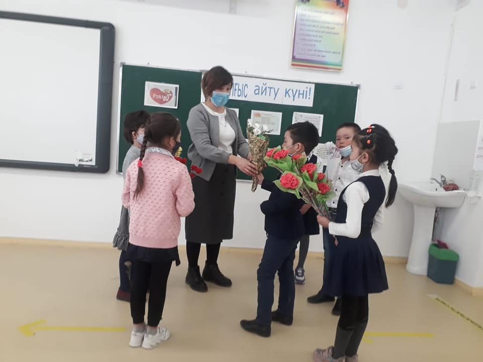 Домалақ ене атындағы орта мектебінде "Алғыс  айту" күніне орай сынып сағаттары өтті